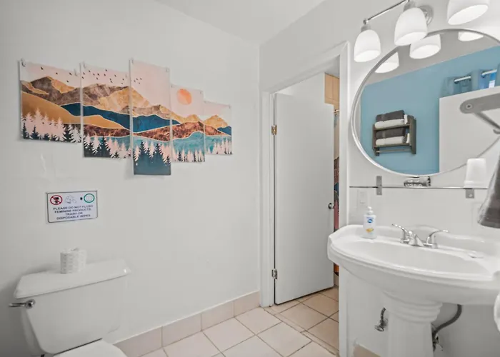 All Motels Bluebird Day Inn & Suites